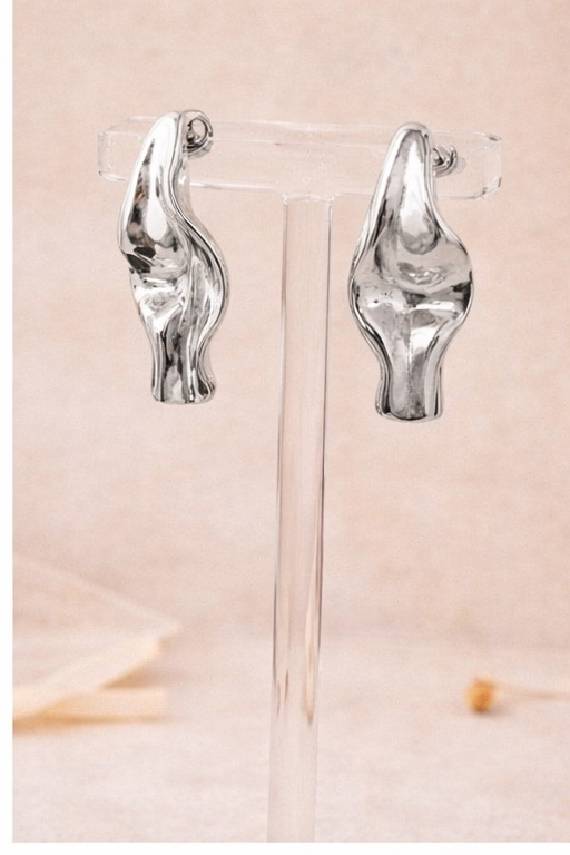 Mira Earring