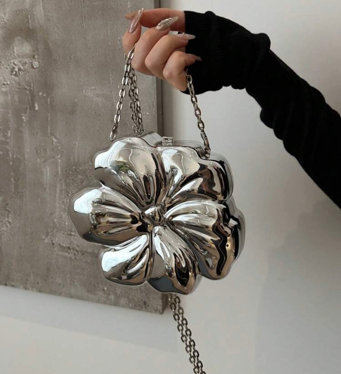 Flower Chain Clutch