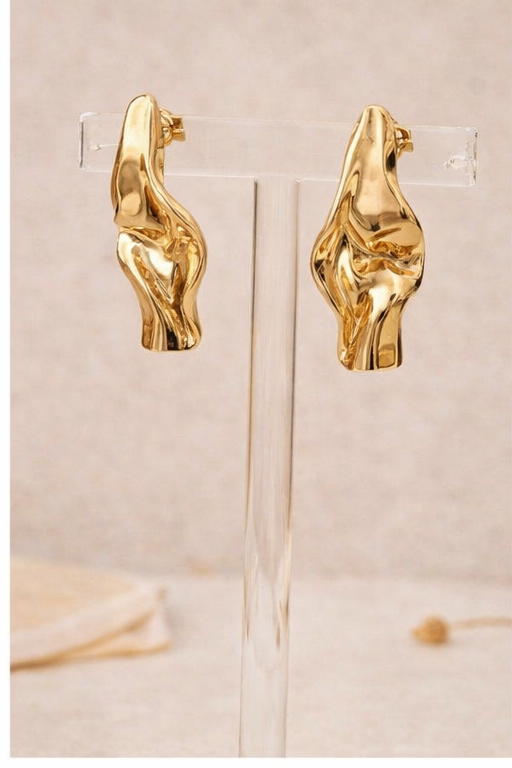 Mira Earring